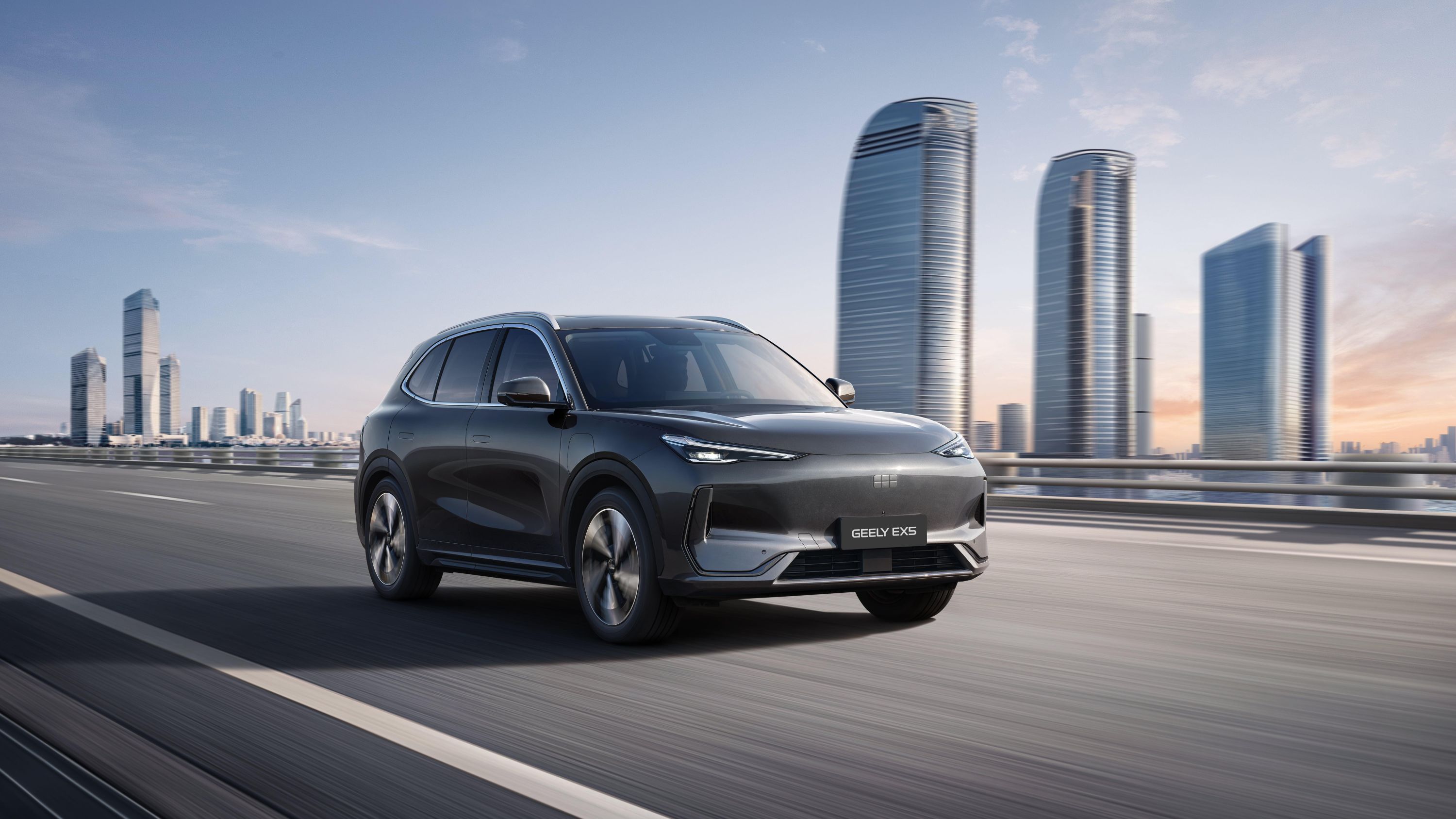 Geely EX5 road driving.jpg