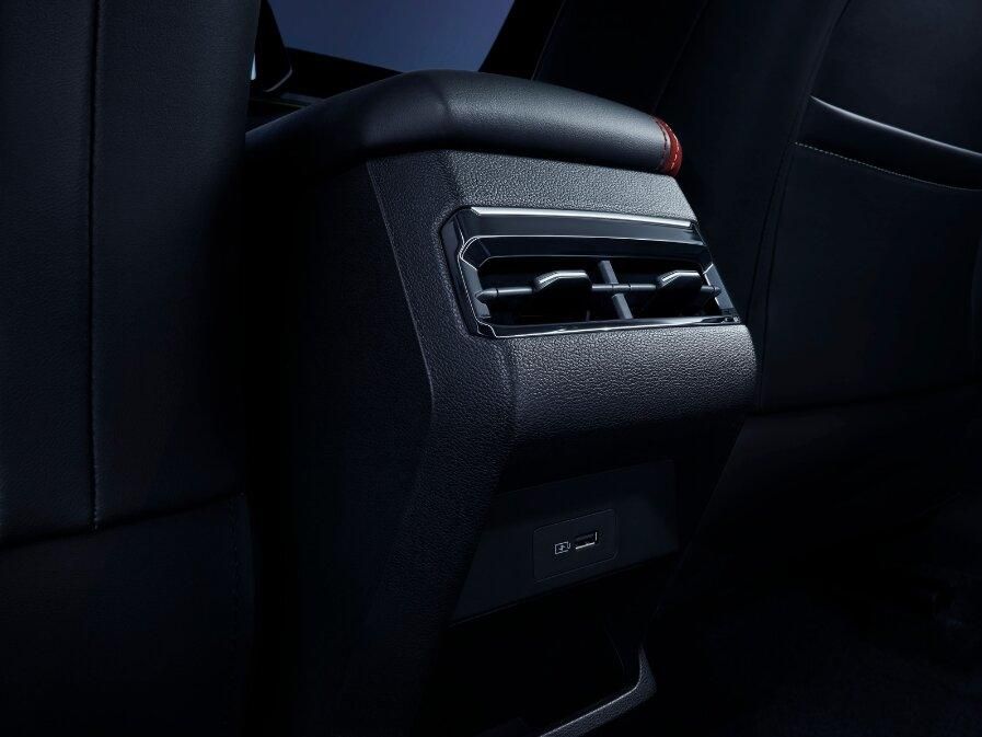 New Coolray AC Vent.jpg